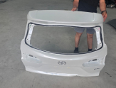 TOYOTA COROLLA CROSS BEYAZ BAGAJ KAPAĞI ORJINAL LOKALLIK