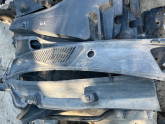 RENAULT CLİO ÖN CAM IZGARASI