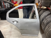 VW BORA ÇIKMA ORİJİNAL SAĞ ARKA KAPI BD2