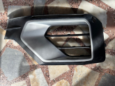 AUDİ Q2 ÇIKMA ORJİNAL SAĞ SİS FAR ÇERÇEVESİ 81a807152b GY