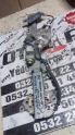 NİSSAN D23 SKYSTAR  2005 YD25 SAĞ ÖN CAM KRİKOSU