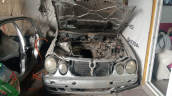 2001 model Mercedes E200 yarım ön çıkma