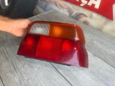 FORD ESCORT 97 SEDAN ARKA SAĞ STOP VE DUYU ÇIKMA ORJ HATASIZ