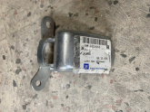 OPEL İNSİGNİA A SOL ARKA KAPI ALT MENTEŞESİ SIFIR GM 13229059