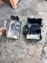 FORD FOCUS MK1 99-2004 AKÜ TABLASI VE ÜST KAPAĞI ORJ