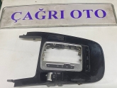 8K0864261 ÖN ORTA KONSOL VİTES ÇERÇEVESİ A4 A5 Q5