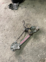 Mazda 626 sol arka cam kirkosu