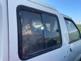 Nissan vanetta arka sürgülü kapı camı