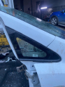OPEL CORSA D SAĞ ÖN KELEBEK CAMI SÖKME 13188025