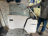 MİTSUBİSHİ L300 SAĞ ÖN KAPI ORJİNAL ÇIKMA DOLU
