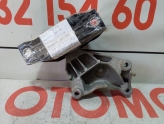 Sağ üst motor kulağı  112329452r orijinal çıkma