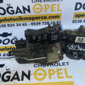Opel Vectra C Sağ Ön  Çıkma Kapı Kilidi GM