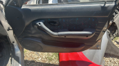 Hyundai Accent yumurta kasa sağ ön kapı döşeme sökme
