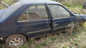 Peugeot 405 sağ kapi