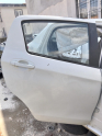 2017 Toyota Yaris beyaz sağ arka kapı
