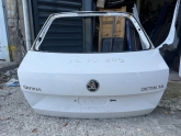 SKODA OCTAVİA ÇIKMA ORİJİNAL BAGAJ KAPAĞI KD