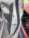 Nissan vanetta  sağ ön kapı kilidi
