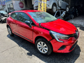 Renault Clio 5 Çıkma  Sağ Ön Kapı Kırmızı
