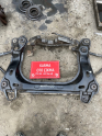 AUDİ 100 MOTOR ALT TRAVEZ