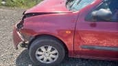 2001 clio sol ön çamurluk