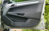 Opel Astra H Sağ Ön Kapı Döşemesi