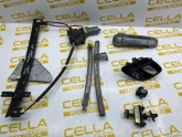 JEEP GRAND CHEROKEE SAĞ ARKA KAPI CAM KRİKOSU