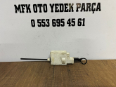 TRAFİC 2 DEPO KAPAK KİLİT MOTORU ORJİNAL 8200032984