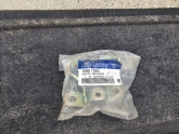 Hyundai i20 Sağ ön alt kapı menteşesi
