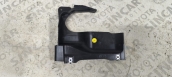 VOLKSWAGEN PASSAT B9 ÖN ÇAMURLUK İÇ BRAKETİ SIFIR ORJ 3P0854905