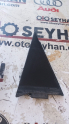 8K5853273 Audi A4 2014 arka sol kapı cam üçgeni plastik