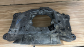 8k0399263 AUDİ ŞANZIMAN ALT TRAVERSİ MG OTO