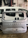 Ford custom bagaj kapağı