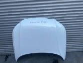 Volvo xc40 kaput beyaz
