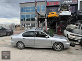 Nissan Primera Ön Cam Izgarası