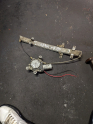 Nissan Altima sağ ön cam kirkosu