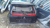 Mitsubishi grandis  bagaj kapagı