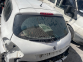 Peugeot 208 bagaj kapağı beyaz