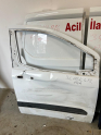 Courier sağ ön kapı