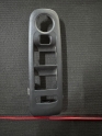 PEUGEOT RİFTER CAM DÜĞME ÇERÇEVESİ SOL DÖRTLÜ 98167923ZD