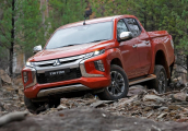 2021 mitsubishi 200 kaporta karoser parcaları