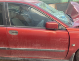 Volvo s40 çıkma hatasız sağ ön kapı