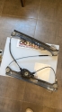 7034351S bmw 5 serisi e60 sol ön kapı cam krikosu 7075667E