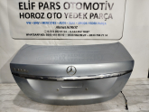 MERCEDES W213 MAVİ DOLU ORJİNAL BAĞAJ KAPAĞI
