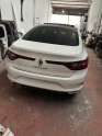 Megane 4 bagaj sedefli beyaz bagaj kapağı