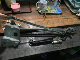 PEUGEOT 306 ÖN CAM SİLECEK KOLU SAĞ TARAF ORJİNAL ÇIKMA