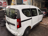 Renault Express Çıkma 1.5 Blue Dci Cam Krikosu