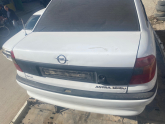 Opel astra F bagaj kapağı