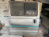 NİSSAN VANETTA SAĞ SÜRGÜLÜ KAPI 1985-1990 MODEL