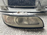 Volvo s40 sağ ön far isteyene cam değişilir