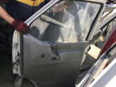 Volkswagen T4 Sağ Ön Kapı Kilidi Cam Krikosu Kapı Döşemesi